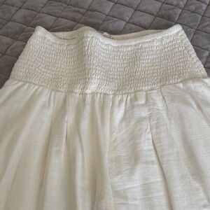 Elegant Cream Pants Listicle